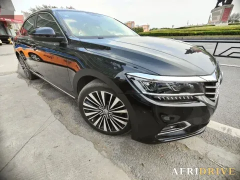 2019 Volvo V40 2