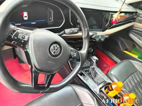 2019 Volvo V40 4
