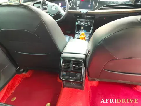 2019 Volvo V40 6
