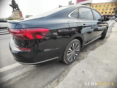 2019 Volvo V40 7