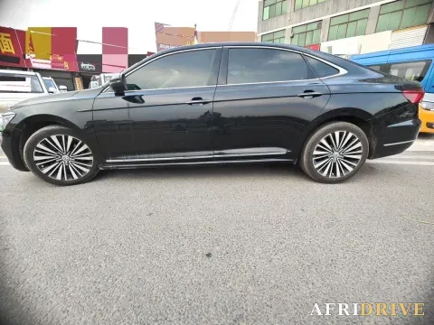 2019 Volvo V40 8