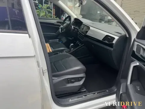 2019 Jeep Cherokee 6