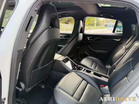 2019 Porsche Panamera 7