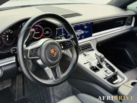 2019 Porsche Panamera 9