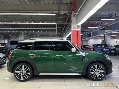 2019 MINI COUNTRYMAN 7