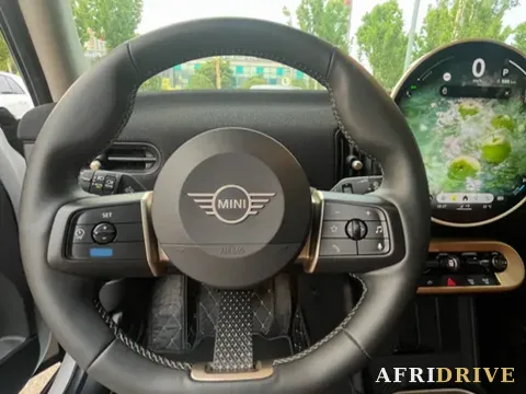 2025 MINI MINI 5