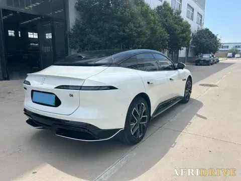 2025 Avatr 06 4