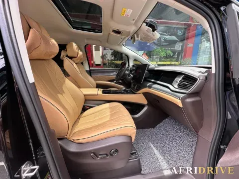 2024 Denza D9 5