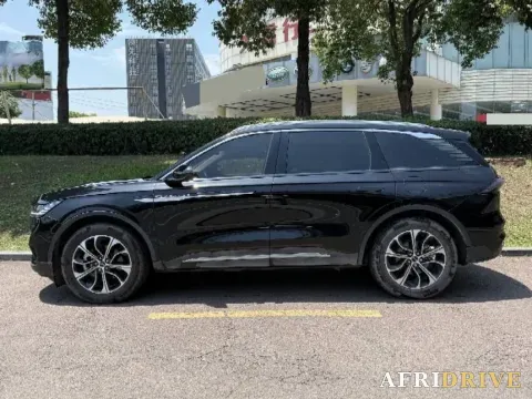 2023 Lincoln Nautilus 8