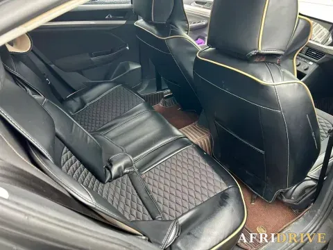2019 Bestune T77 2