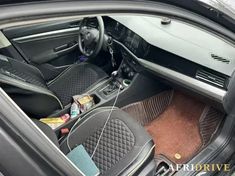 2019 Bestune T77 3