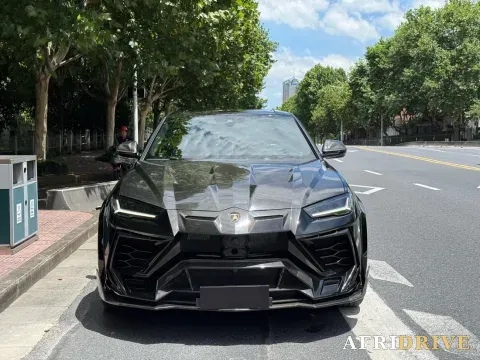 2021 Lamborghini Urus 2