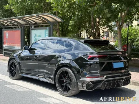 2021 Lamborghini Urus 4