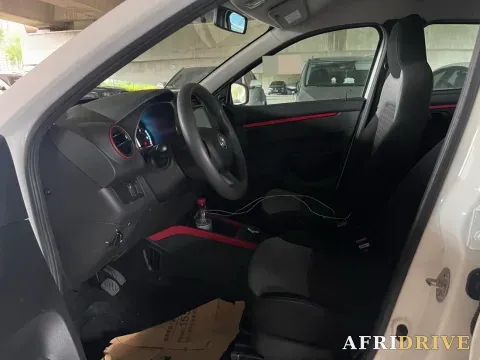 2023 DongFeng eπ Nami EX1 8