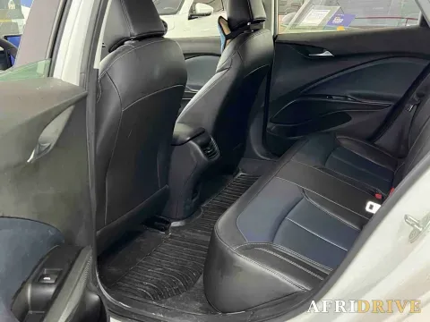 2022 Bestune T99 8