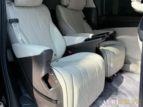 2024 Denza D9 7