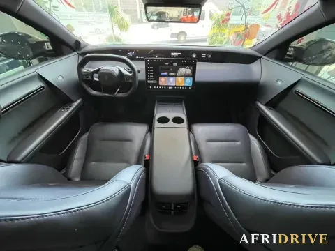 2025 Avatr 06 5