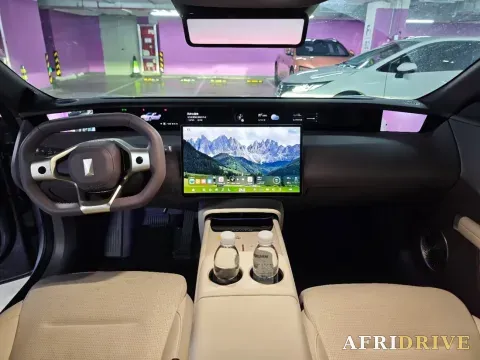 2025 Avatr 06 2