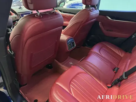 2021 Maserati Levante 6