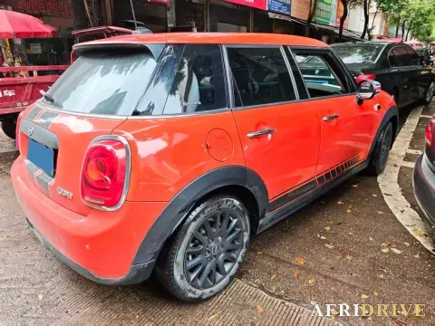 2020 MINI MINI 5