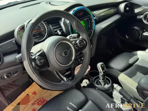 2018 MINI MINI 7