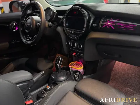 2018 MINI MINI 6