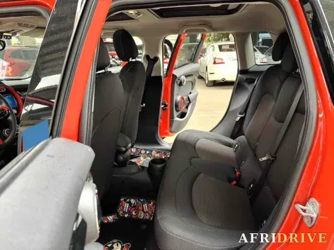 2018 MINI MINI 8