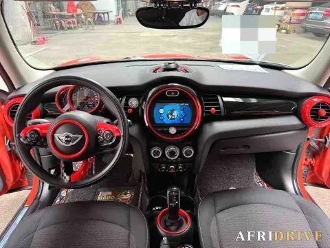 2018 MINI MINI 9