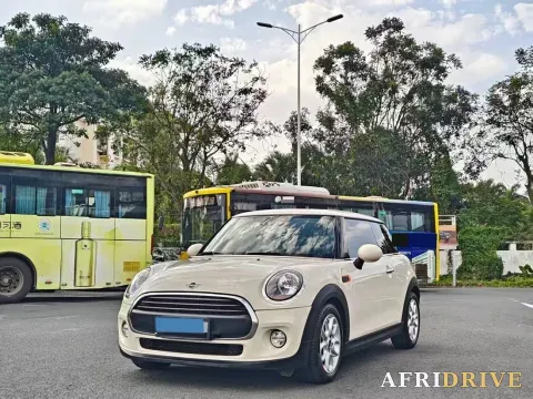 2019 MINI MINI
