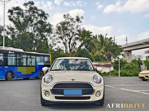 2019 MINI MINI 2