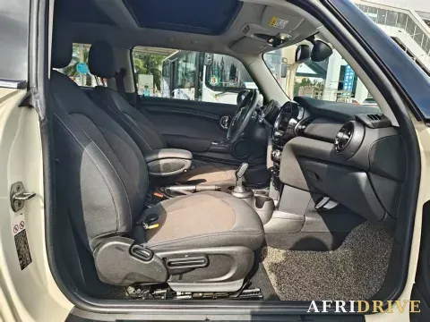 2019 MINI MINI 3
