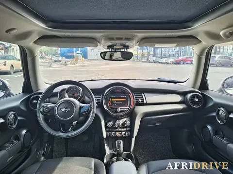 2019 MINI MINI 4