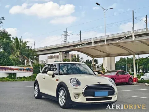 2019 MINI MINI 6