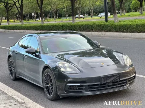 2019 Porsche Panamera 2