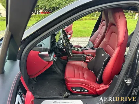 2019 Porsche Panamera 6