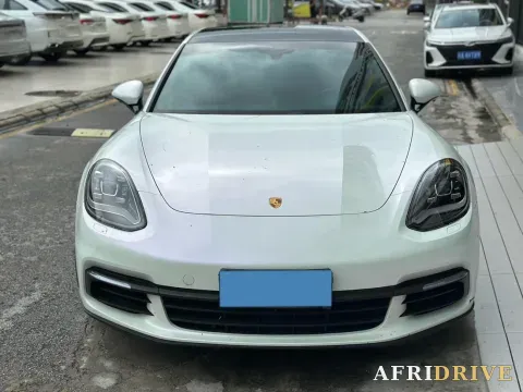 2019 Porsche Panamera 2