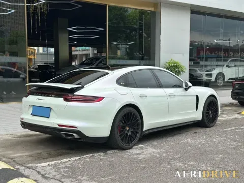 2019 Porsche Panamera 7