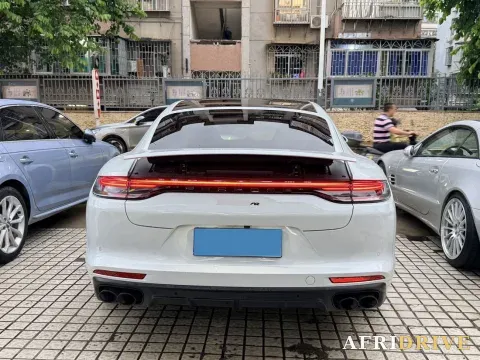 2023 Porsche Panamera 4