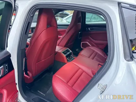 2023 Porsche Panamera 6