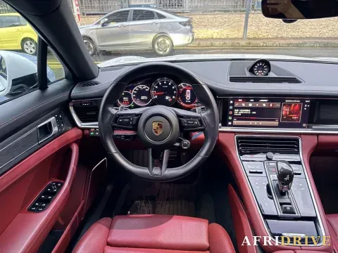 2023 Porsche Panamera 7