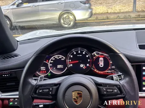 2023 Porsche Panamera 8