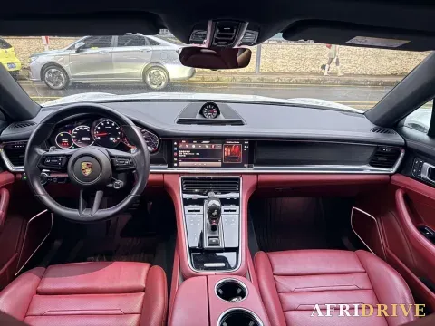 2023 Porsche Panamera 9