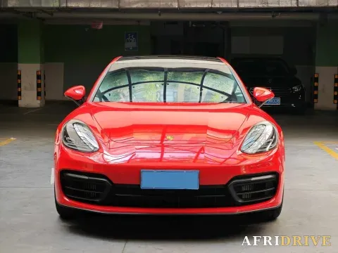 2022 Porsche Panamera 2