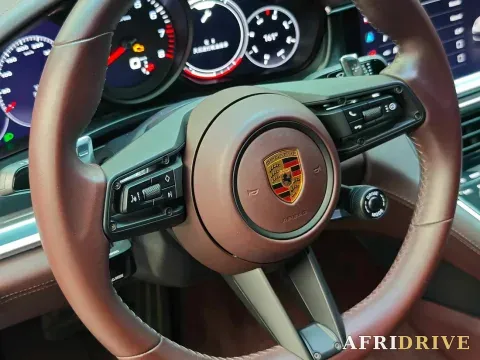 2022 Porsche Panamera 6