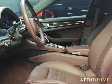 2022 Porsche Panamera 9