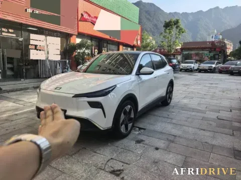 2025 Bestune YueYi 03