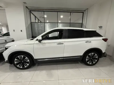 2020 Bestune T77 2