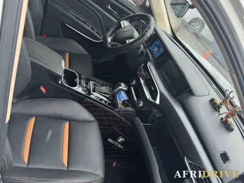 2019 Bestune T77 7