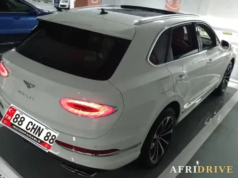 2024 Bentley Bentayga 4