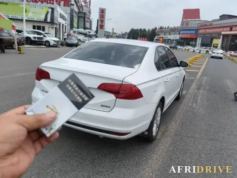 2019 Bestune T77 5